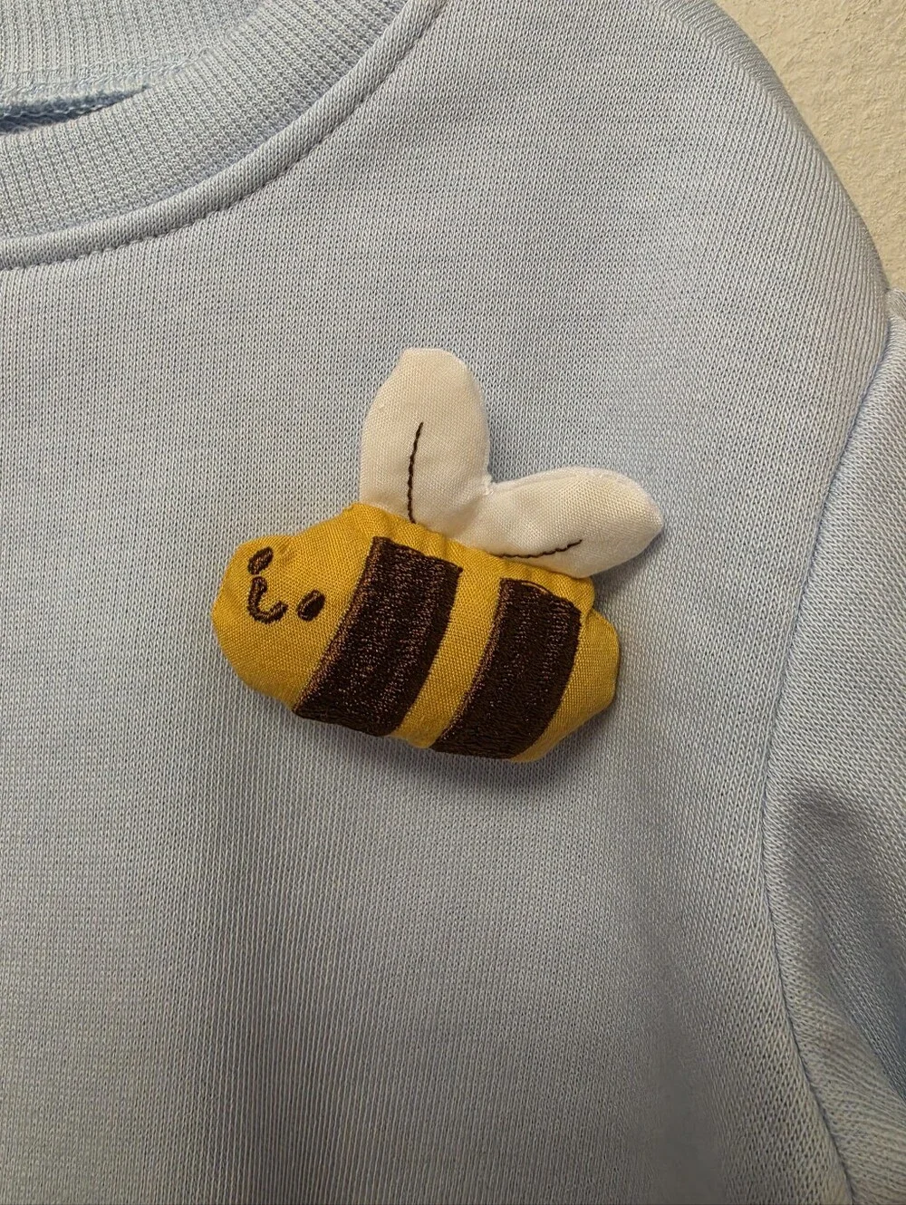 Old Navy 3D Bee Graphic Crew Neck Sweatshirt Blue 3 - 6 M